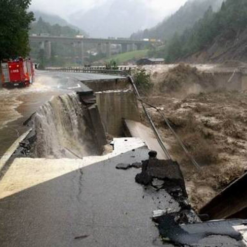 foto 1: l'area di cantiere nei giorni dell'emergenza del 2003 / 9917