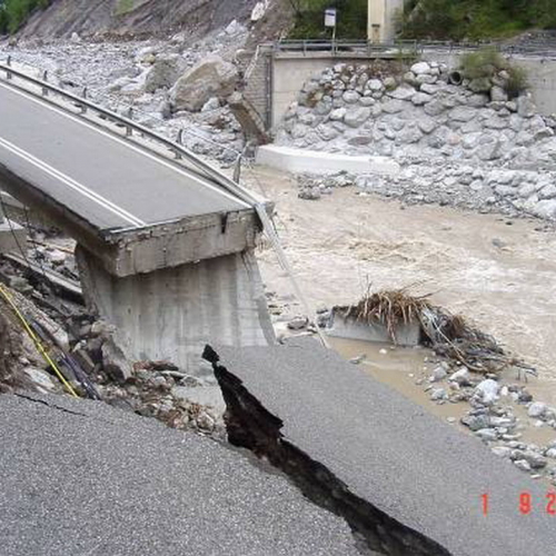 foto 2: l'area di cantiere nei giorni dell'emergenza del 2003 / 9918