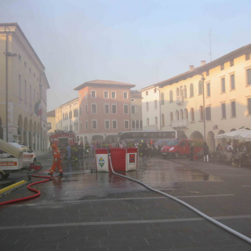 Dimostrazione del 6 maggio n. 14 / 65443