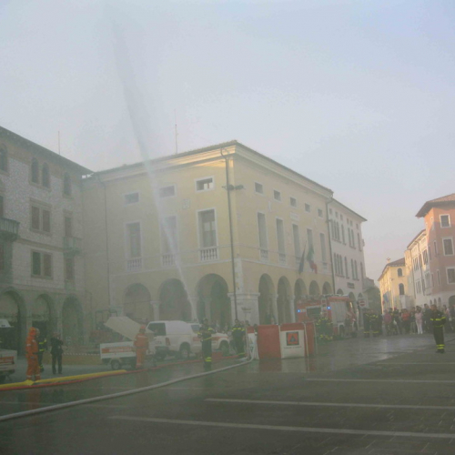Dimostrazione del 6 maggio n. 15 / 65444