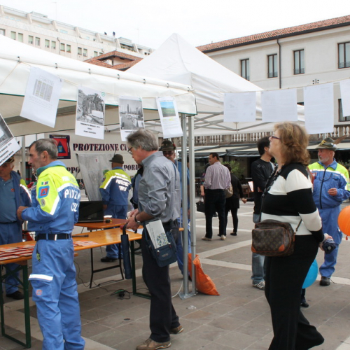 Stand per Terremoto io non rischio" n. 3""tand per "Terremoto io non ris""and per "Terremoto i""nd per "Ter""d p" / 100273