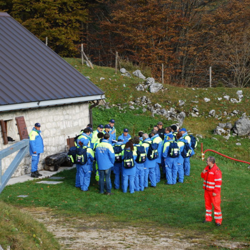 Esercitazione 25/10 n. 8 / 44049