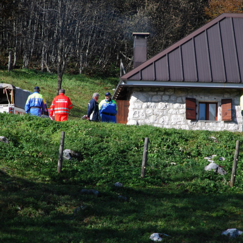 Esercitazione 25/10 n. 23 / 44064
