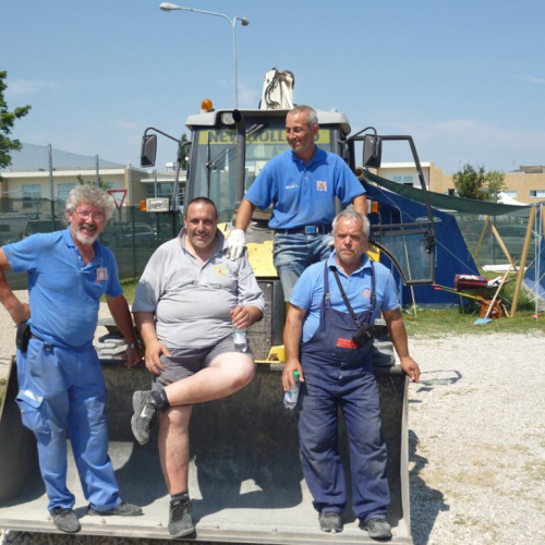 Attivit‡ dei volontari a Mirandola n. 6 / 84051