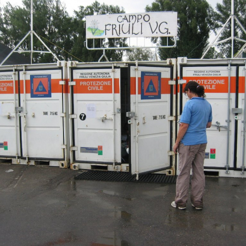 Attivit‡ dei volontari a Mirandola n. 8 / 84053