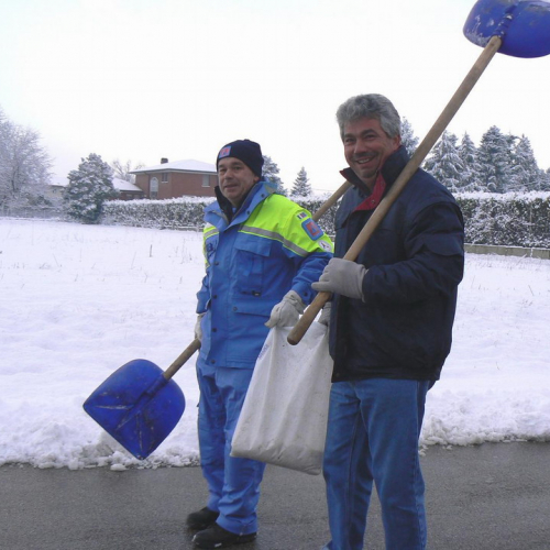 Interventi volontari per nevicata 17/12/10 n. 4 / 59526