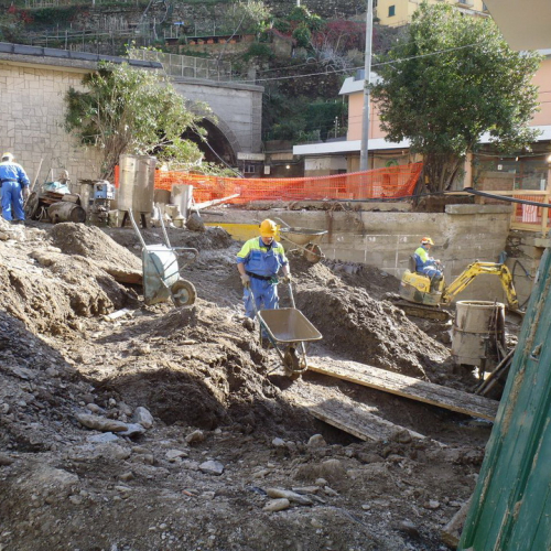 Volontari impegnati a Vernazza n. 8 / 72264