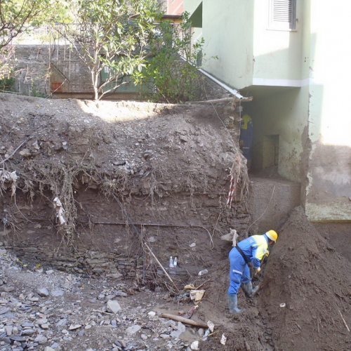 Volontari impegnati a Vernazza n. 10 / 72266