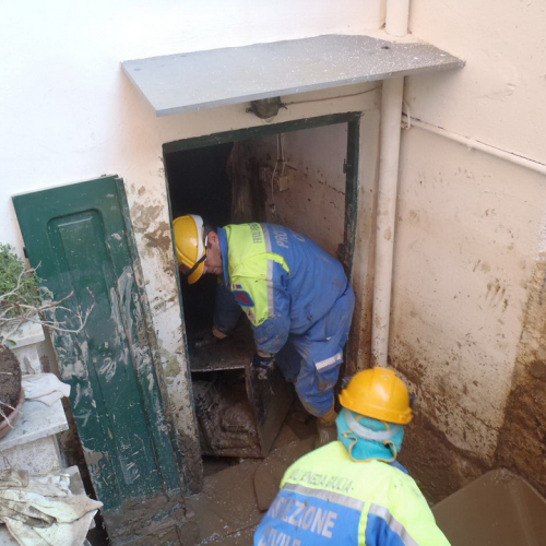 Volontari impegnati a Vernazza n. 12 / 72268