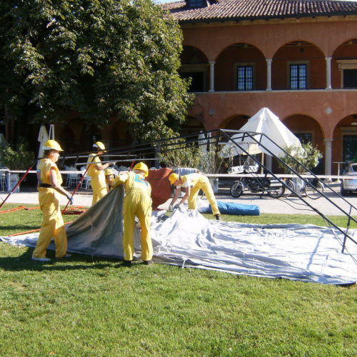Guarda in gi˘ Guarda in su con la Protezione civile n. 1 / 69656