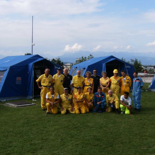Guarda in gi˘ Guarda in su con la Protezione civile n. 3 / 69658