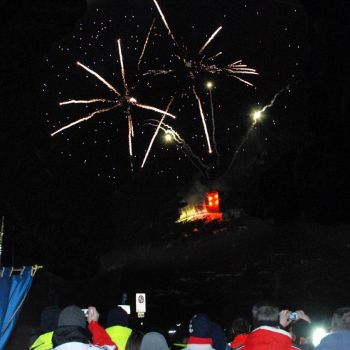 Sfilata e discorsi Autorit‡ (CIMONE 2011) n. 10 / 60631