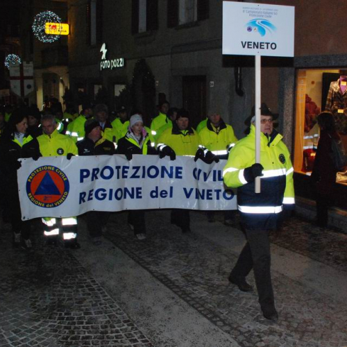 Sfilata e discorsi Autorit‡ n. 27 / 47443