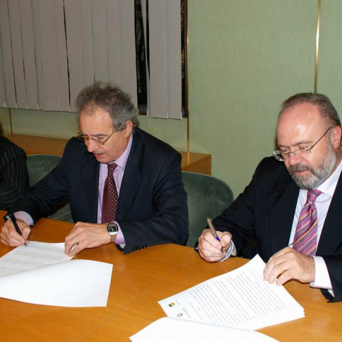 Firma protocollo d'intesa uso frequenze n. 1 / 31565