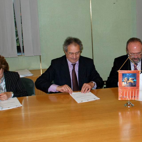 Firma protocollo d'intesa uso frequenze n. 2 / 31566