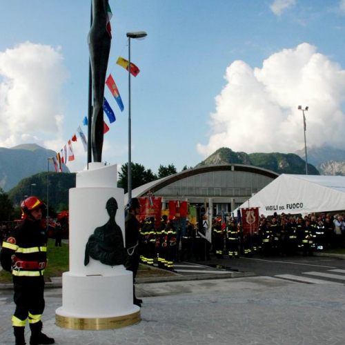 Inaugurazione monumento Gemona del Friuli n. 38 / 64899