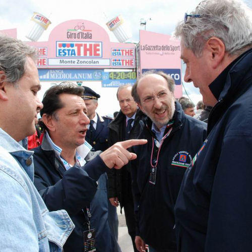 Foto 15™ tappa Mestre - Monte Zoncolan" del 93∞ Giro d'Italia 65""oto 15™ tappa "Mestre - Monte Zoncolan" del 93∞ G""to 15™ tappa "Mestre - Monte Zonco""o 15™ tappa "Mestre "" 15™ ta" / 52048