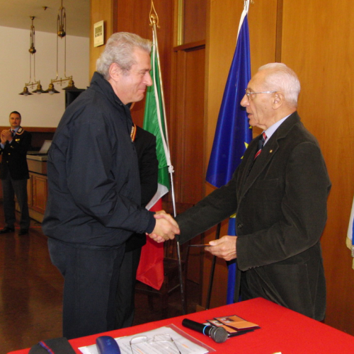 Consegna della tessera al Direttore Berlasso n. 7 / 87684