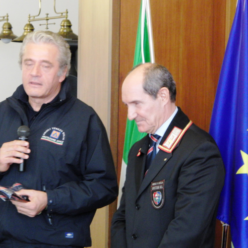 Consegna della tessera al Direttore Berlasso n. 9 / 87686