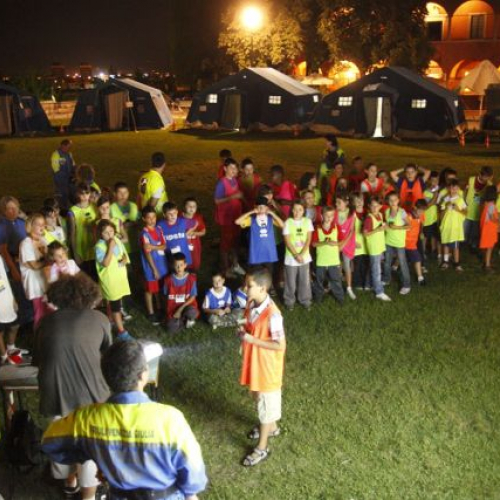 Guarda in gi˘ Guarda in su con la Protezione civile n. 4 / 69800