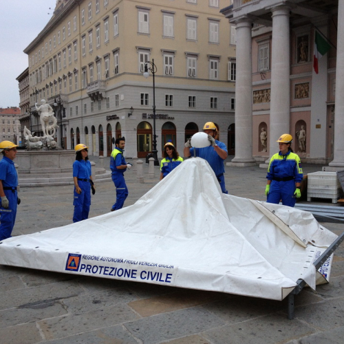 Stand per Terremoto io non rischio" n. 19""tand per "Terremoto io non risc""and per "Terremoto io""nd per "Terr""d pe" / 100224
