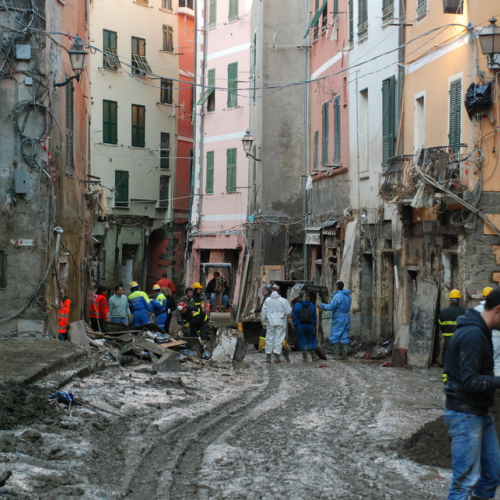 Volontari impegnati a Vernazza n. 34 / 74304