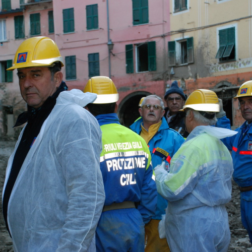 Volontari impegnati a Vernazza n. 47 / 74317