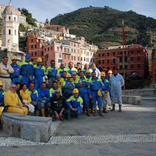 Volontari impegnati a Vernazza n. 63 / 74333